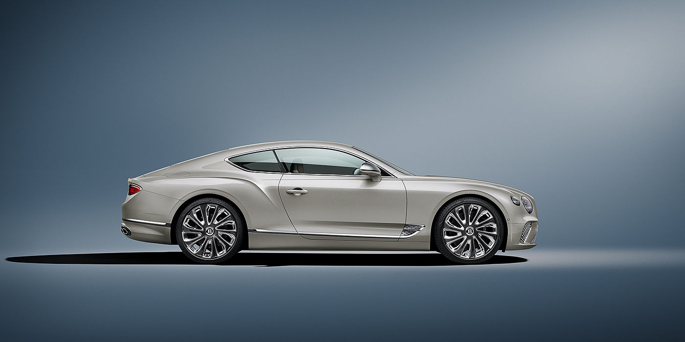 Bentley Bristol Bentley Continental GT Mulliner coupe in White Sand paint front 34